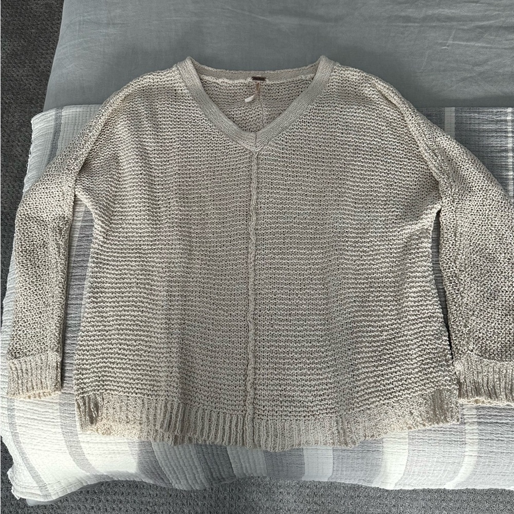 Free People Cream V-neck Pullover Sweater Size Small
